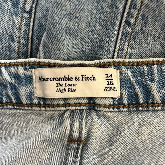 ABERCROMBIE & FITCH The Loose High Rise Jeans with Pleats - Picture 9 of 11